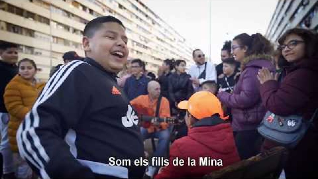 'Fills de la Mina' - Plataforma per la Llengua, Nel•lo C, Rafalito Salazar i joves de La Mina