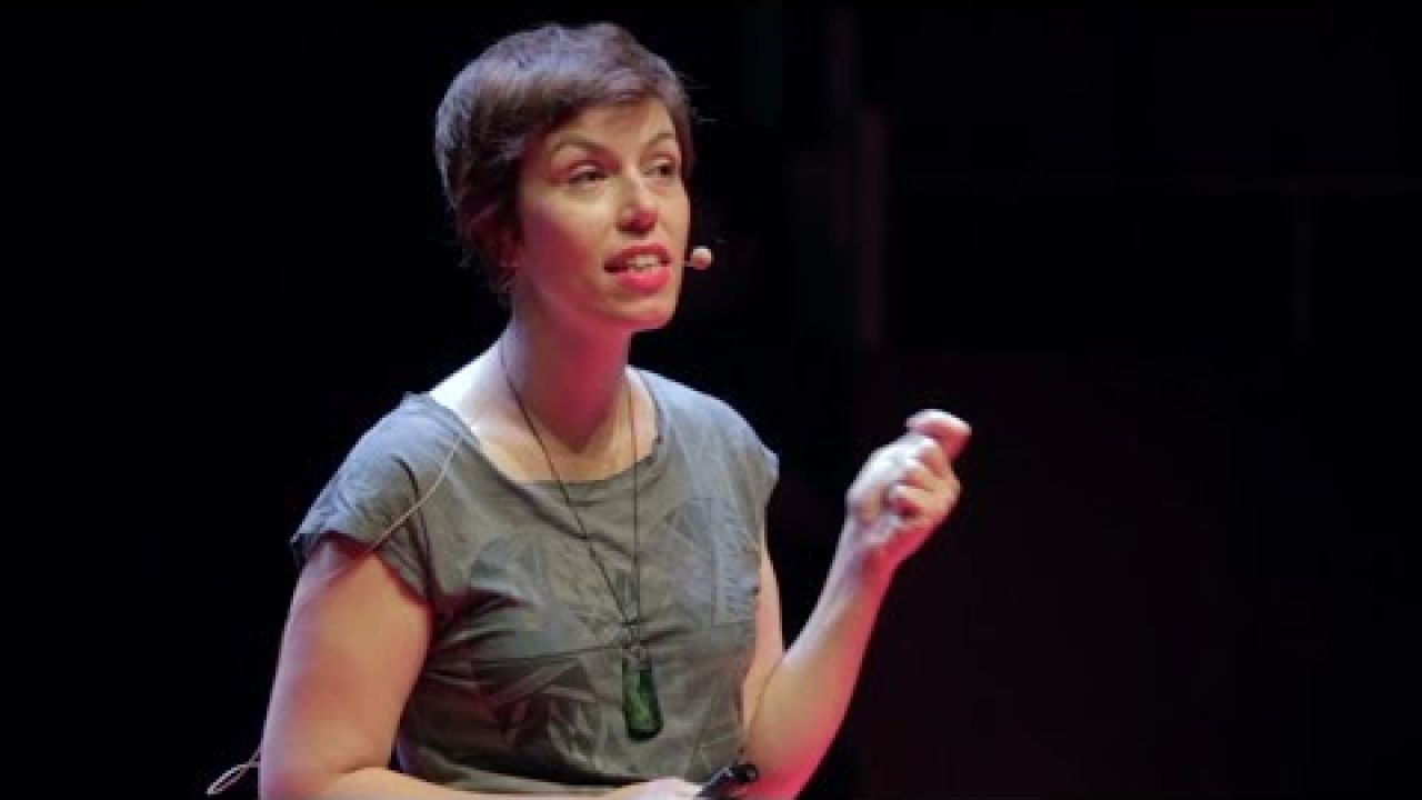 ¿Por qué me vigilan, si no soy nadie? | Marta Peirano | TEDxMadrid