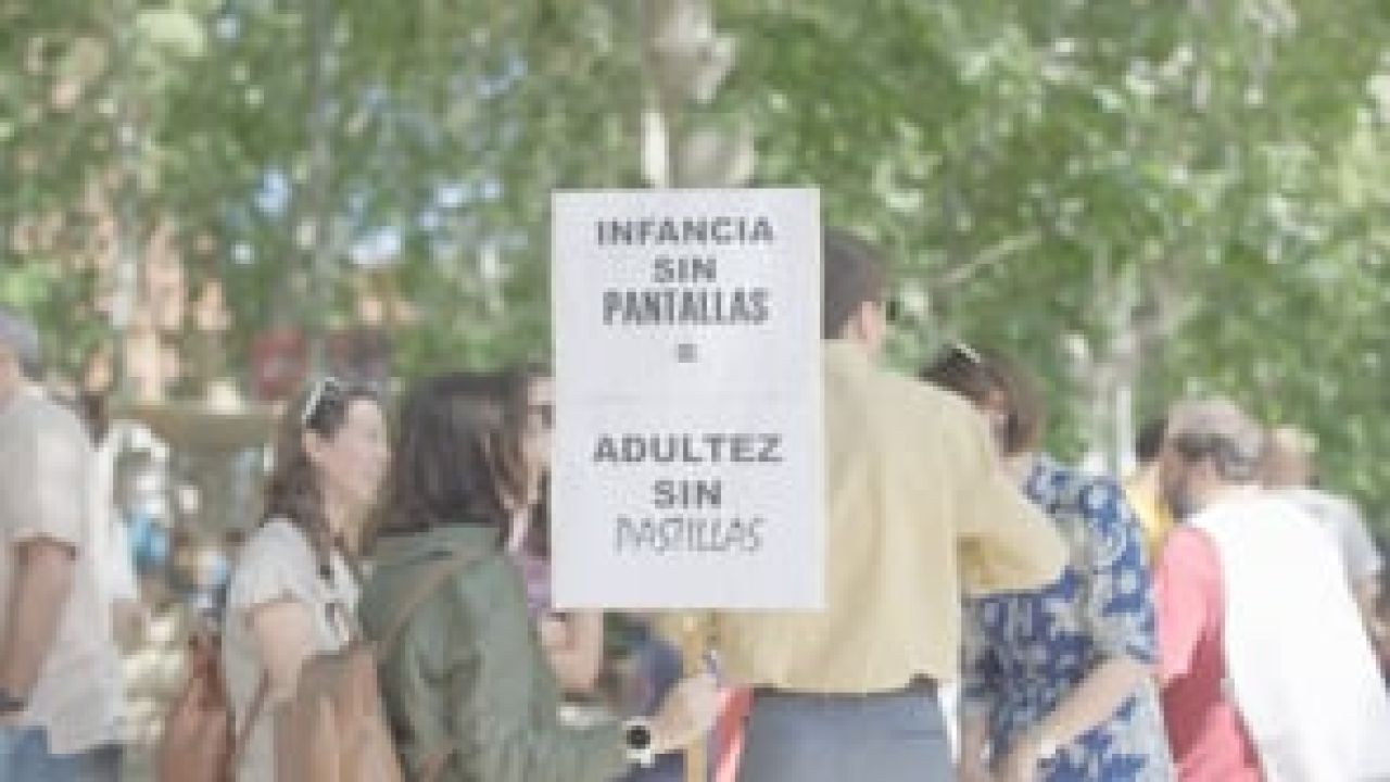 12 ciudades se concentran simultáneamente por el derecho a la desconexión digital de los menores