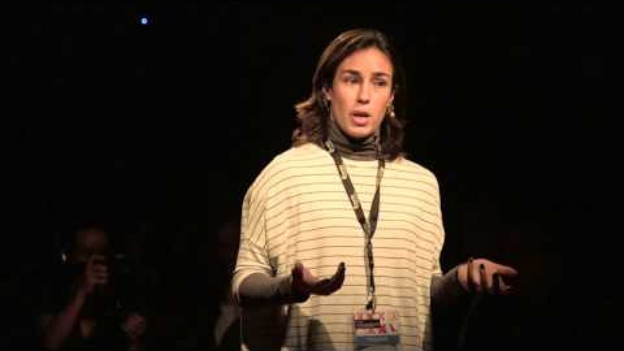 Un salto en la educación vía tecnológica | Beatriz Martos | TEDxUDeustoMadrid